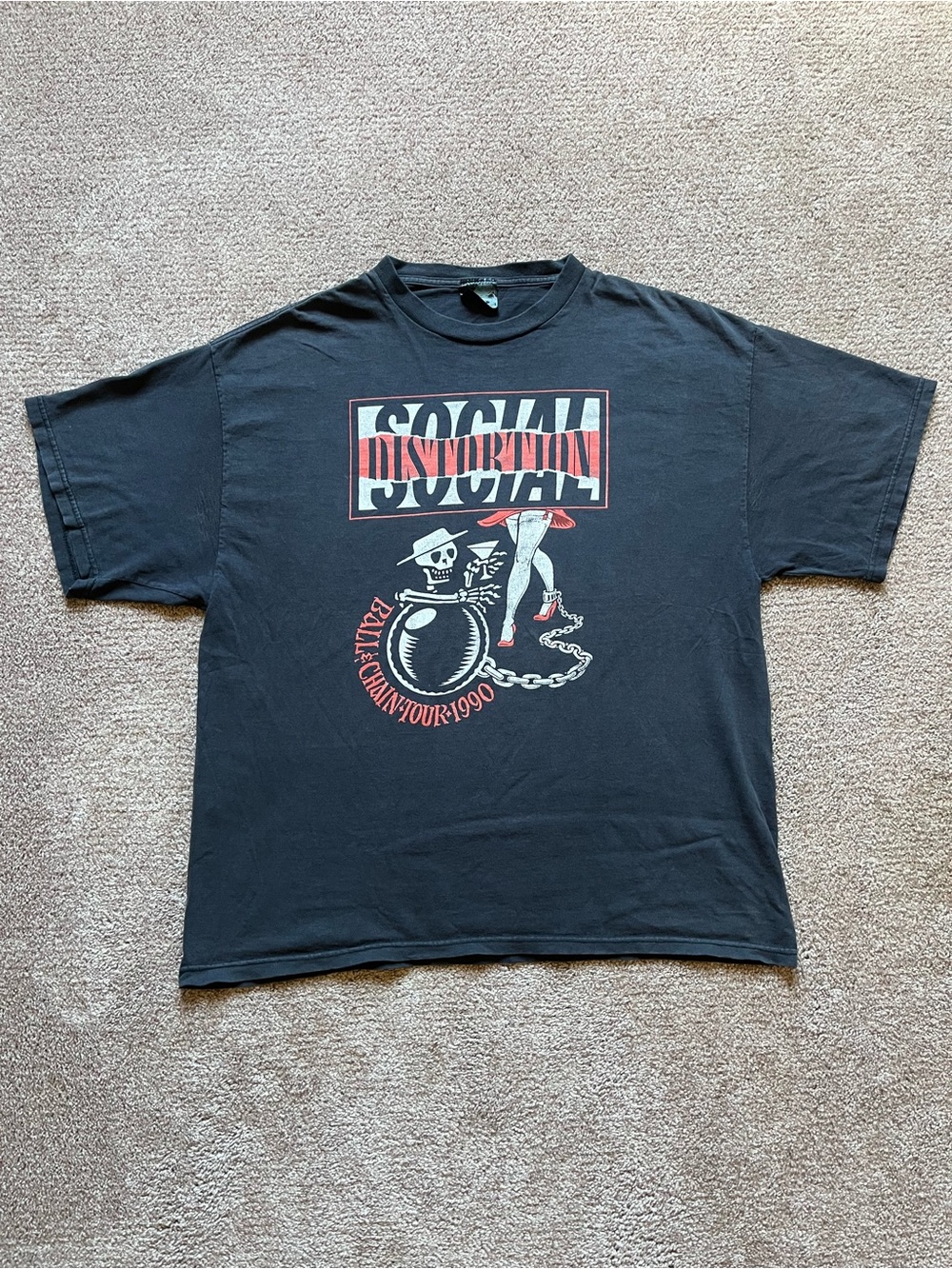 VTG 00’s / Y2K Social Distortion Ball & Chain Tour Faded Black Band Tee